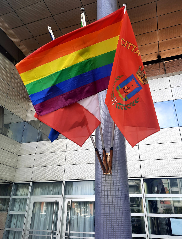 bandiera rainbow comune 1 sito