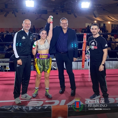Giordana Sorrentino ha debuttato nella sua città, Fiumicino, per il suo primo incontro categoria professionisti